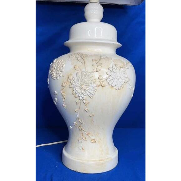 Vintage Ginger Jar Table Lamp w/ Floral Relief & Square Shade 28" Tall Works - Picture 5 of 16